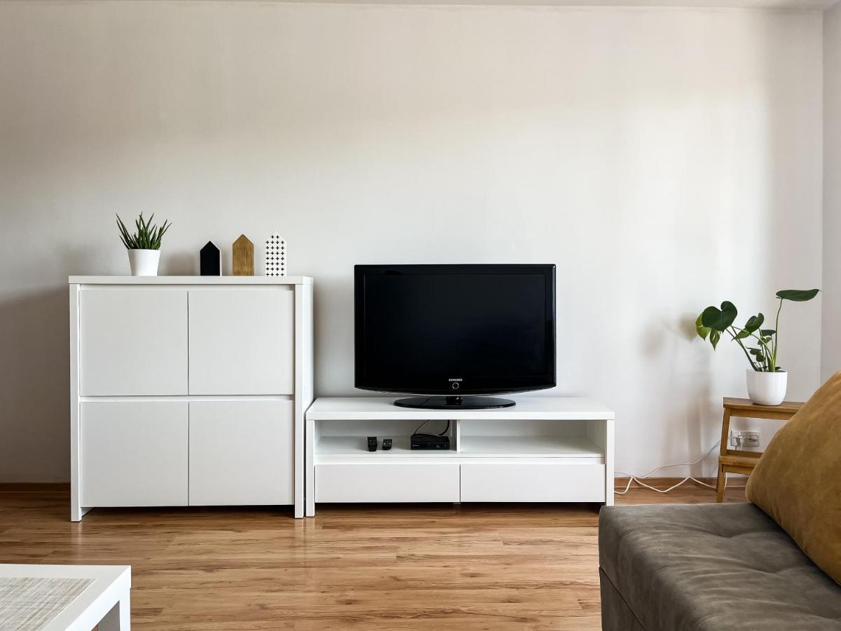 Uroczy Apartament Pod Skarpa Вадовіце Екстер'єр фото