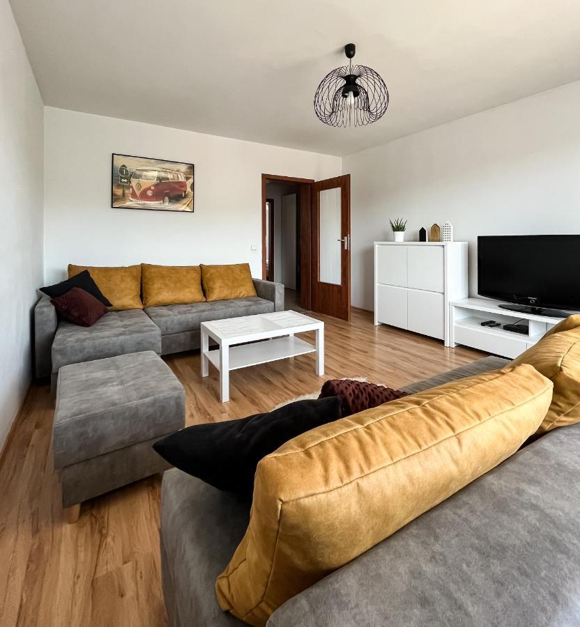 Uroczy Apartament Pod Skarpa Вадовіце Екстер'єр фото